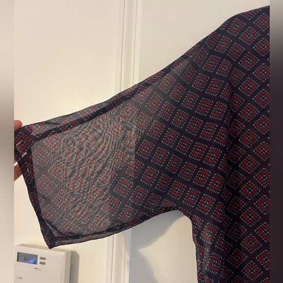 LuLaRoe Multicolor Patterned Kimono size S (SKU-D-132) - Picture 2 of 9